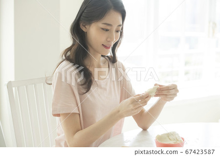 Family, woman, mom 67423587