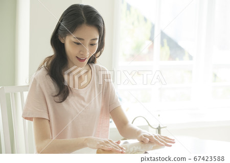 Family, woman, mom 67423588