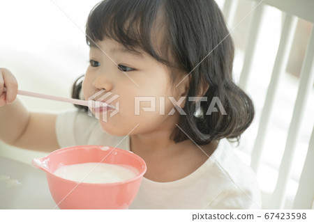 Family,woman,girl 67423598