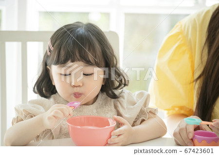 Family,woman,girl 67423601