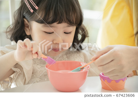 Family,woman,girl 67423606