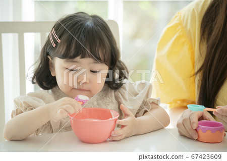 Family,woman,girl 67423609