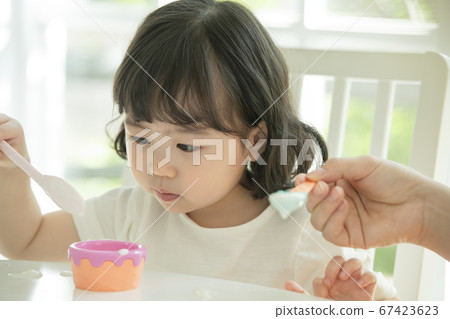 Family,woman,girl 67423623