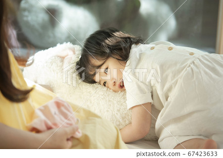 家庭，女人，女孩 67423633