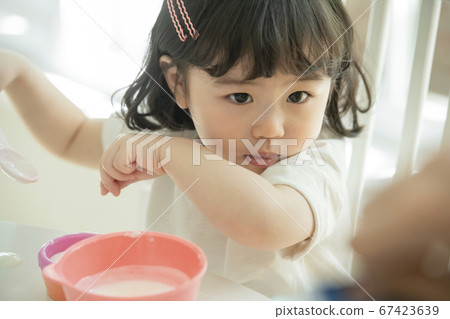 Family,woman,girl 67423639