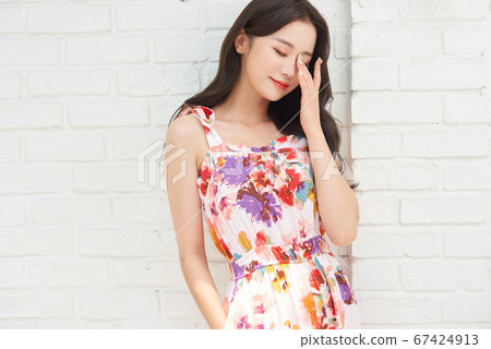 Beauty life of a woman in her twenties Beauty life of a woman in her twenties 67424913