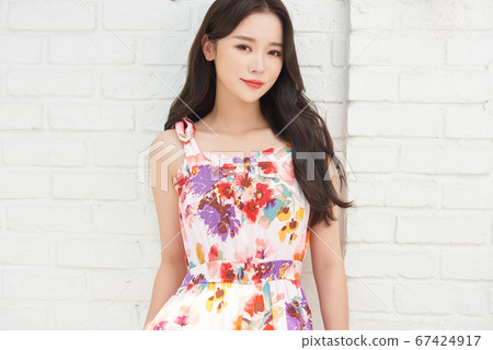 Beauty life of a woman in her twenties 67424917