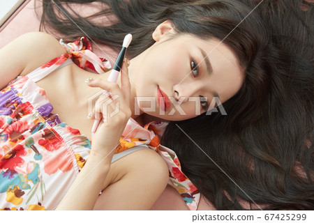 二十多歲的女人的美麗生活 67425299