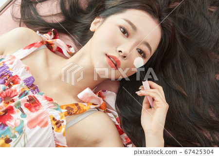 二十多歲的女人的美麗生活 67425304