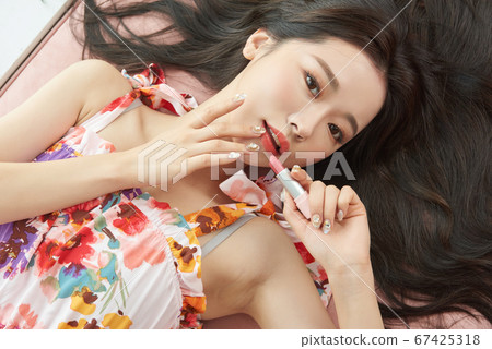 Beauty life of a woman in her twenties 67425318