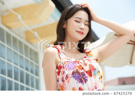 Beauty life of a woman in her twenties 67425379