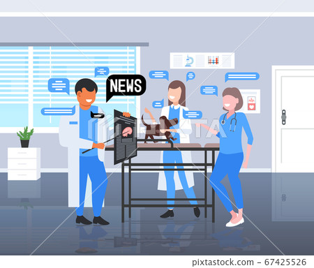 veterinarians chatting during meeting medical doctors team discussing daily news chat bubble communication 67425526