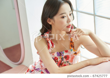 Beauty life of a woman in her twenties 67425777