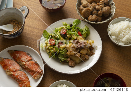 Grilled salmon, octopus and potatoes Ahijo table Grilled salmon, octopus and potatoes Ahijo table 67426148