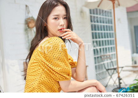 Beauty life of a woman in her twenties Beauty life of a woman in her twenties 67426351