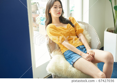 二十多歲的女人的美麗生活 67427036