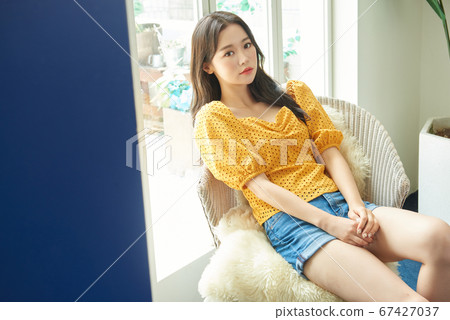 二十多歲的女人的美麗生活 67427037