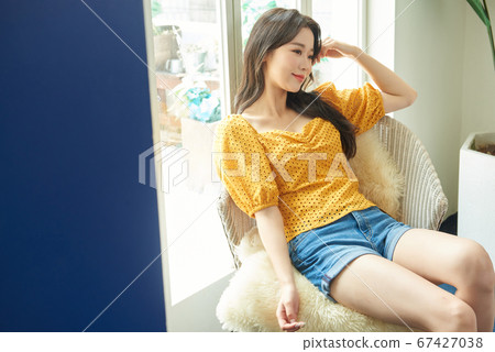 二十多歲的女人的美麗生活 67427038