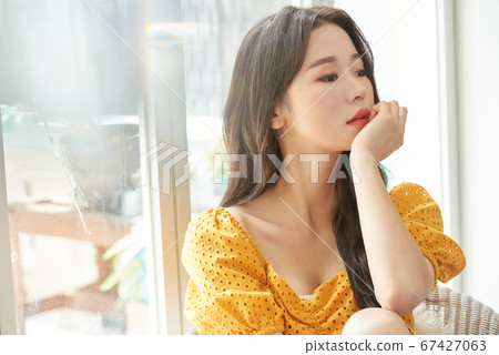 Beauty life of a woman in her twenties Beauty life of a woman in her twenties 67427063