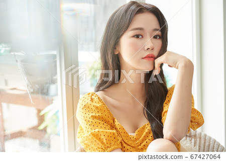 Beauty life of a woman in her twenties Beauty life of a woman in her twenties 67427064