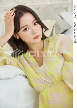 Beauty life of a woman in her twenties Beauty life of a woman in her twenties 67427708