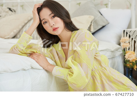二十多歲的女人的美麗生活 67427710