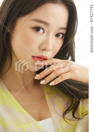 二十多歲的女人的美麗生活 二十多歲的女人的美麗生活 67427741