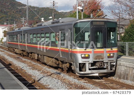 Himeji-bound trains that stop at Higashishinzaki Higashi-Umizaki Station 67428379