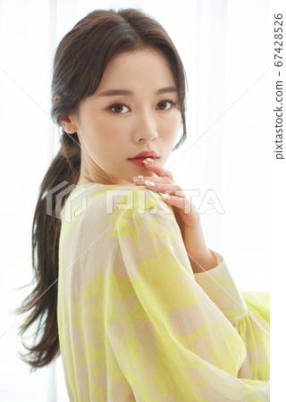 二十多歲的女人的美麗生活 二十多歲的女人的美麗生活 67428526