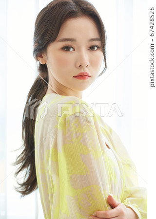 Beauty life of a woman in her twenties 67428528