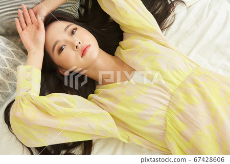 Beauty life of a woman in her twenties 67428606