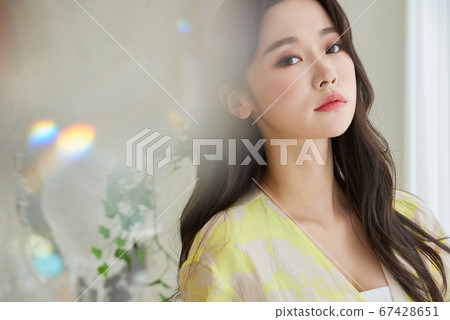 Beauty life of a woman in her twenties 67428651