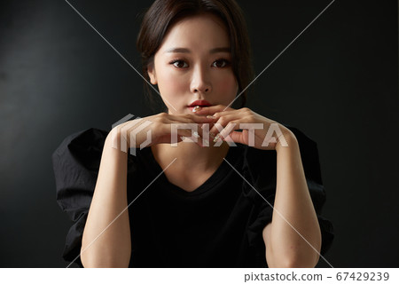 Beauty pictorial of a woman in her 20s Beauty pictorial of a woman in her 20s 67429239