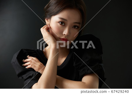 Beauty pictorial of a woman in her 20s Beauty pictorial of a woman in her 20s 67429240