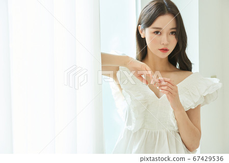 Beauty life of a woman in her twenties Beauty life of a woman in her twenties 67429536