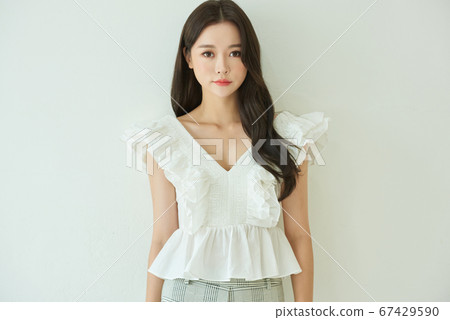 Beauty life of a woman in her twenties 67429590