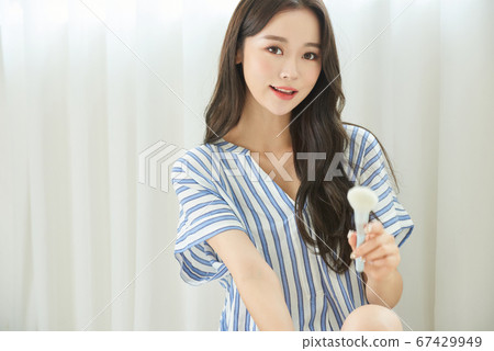 Beauty life of a woman in her twenties Beauty life of a woman in her twenties 67429949