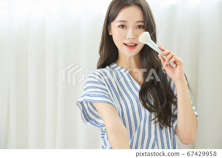 二十多歲的女人的美麗生活 67429958