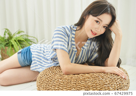 Beauty life of a woman in her twenties 67429975