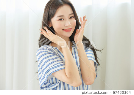 二十多歲的女人的美麗生活 67430364