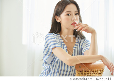 Beauty life of a woman in her twenties Beauty life of a woman in her twenties 67430611