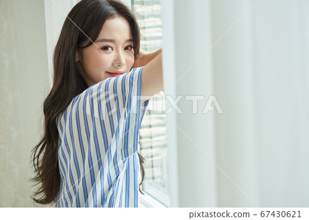 二十多歲的女人的美麗生活 67430621