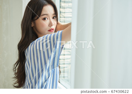 二十多歲的女人的美麗生活 67430622