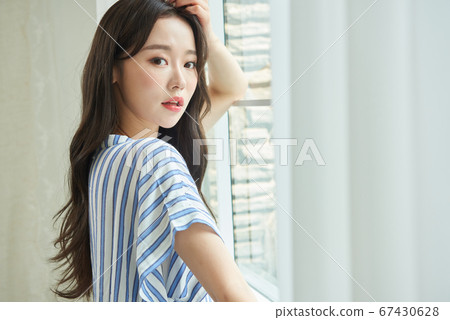 二十多歲的女人的美麗生活 67430628