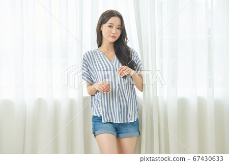 二十多歲的女人的美麗生活 67430633