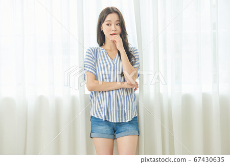 二十多歲的女人的美麗生活 67430635