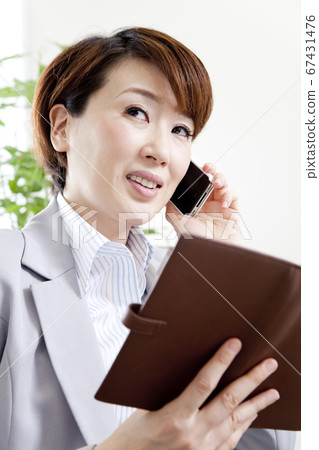 OL在通話時檢查時間表 OL在通話時檢查時間表 67431476