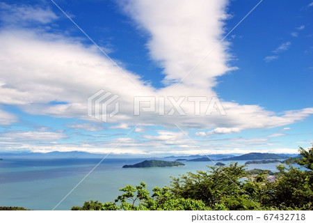 Summer sky at Seto in Onto, Kure City, Hiroshima Prefecture 67432718