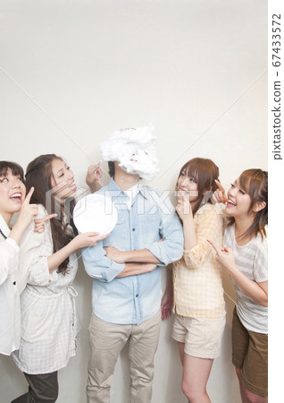 Pie thrown men 67433572