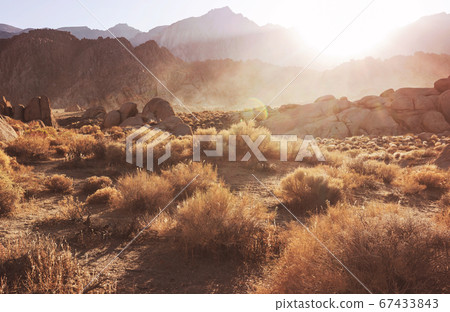 Alabama hills 67433843